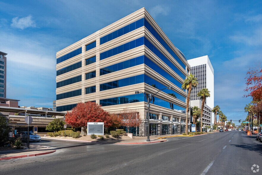 400 S 4th St, Las Vegas, NV à louer - Photo du bâtiment - Image 1 de 13