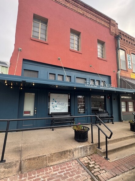 215 W 6th St, Ferris, TX for sale - Building Photo - Image 1 of 6