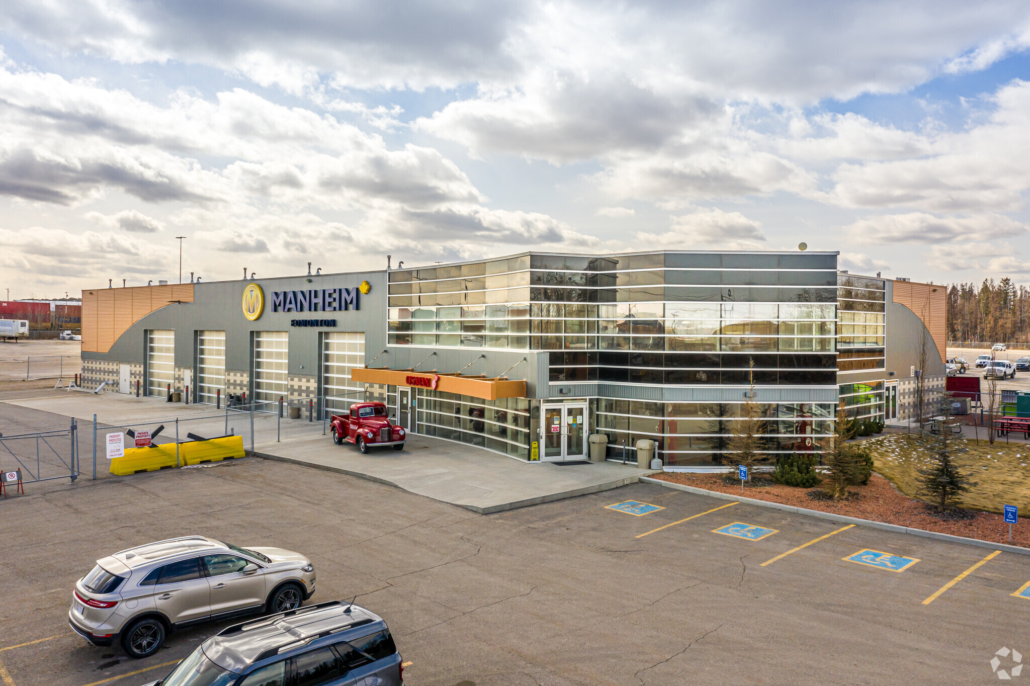 11650 199th St NW, Edmonton, AB for sale Primary Photo- Image 1 of 8