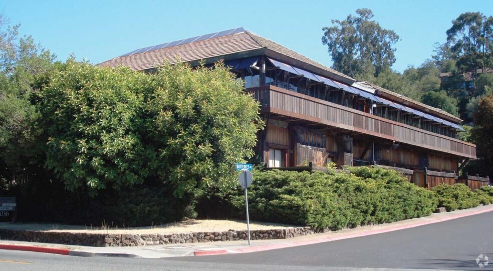 1036 Sir Francis Drake Blvd, Kentfield, CA à vendre - Photo du bâtiment - Image 2 de 48