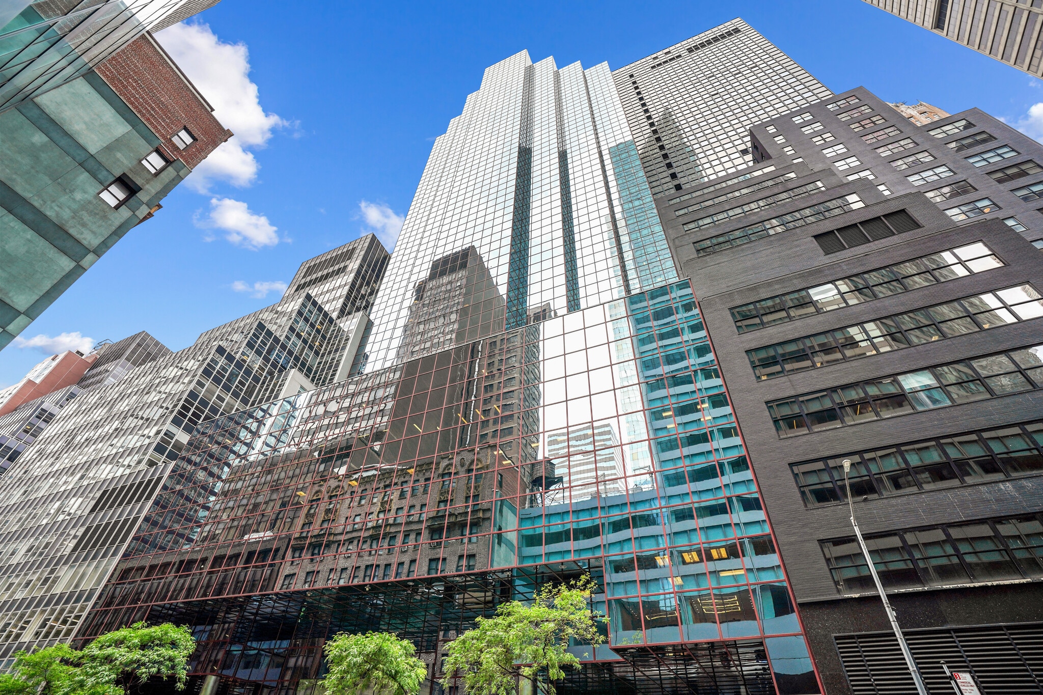 150 E 52nd St, New York, NY for lease Building Photo- Image 1 of 9
