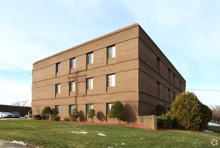 3018 Dixwell Ave, Hamden, CT à vendre - Photo du bâtiment - Image 3 de 5