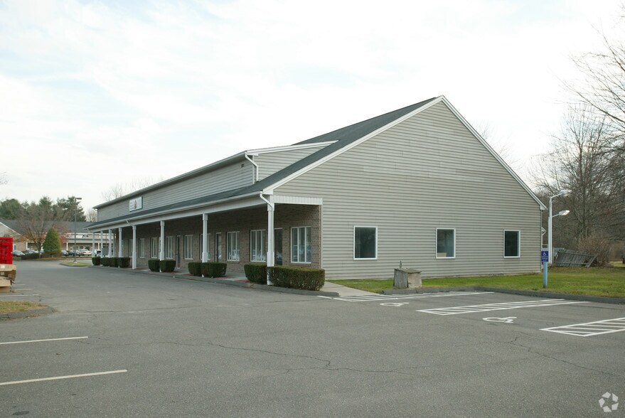 15 Morgan Farms Dr, South Windsor, CT à vendre - Photo du bâtiment - Image 2 de 30