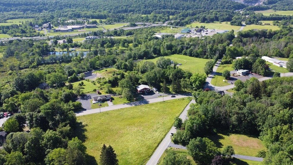 Neyhart Rd, Stroudsburg, PA à vendre - Photo du bâtiment - Image 2 de 7