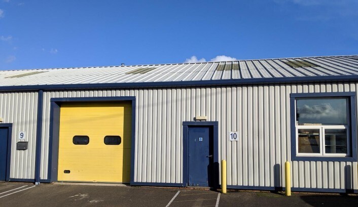 43 Victoria Rd, Burgess Hill for lease - Building Photo - Image 2 of 7