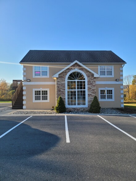 196 W Moorestown Rd, Wind Gap, PA for lease - Primary Photo - Image 1 of 14