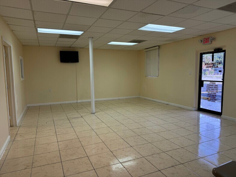 1605 NW 95th St, Miami, FL à vendre - Photo intérieure - Image 2 de 16