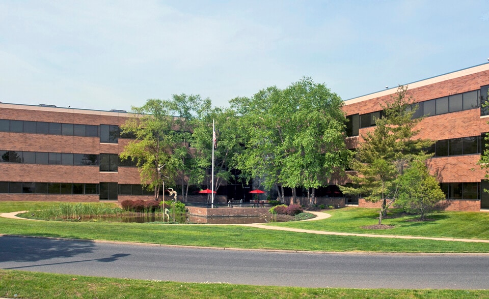 51 Haddonfield Rd, Cherry Hill, NJ for lease - Building Photo - Image 2 of 15