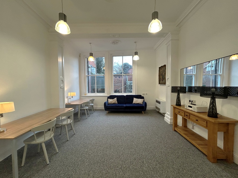 South St, Leominster for lease Interior Photo- Image 1 of 2