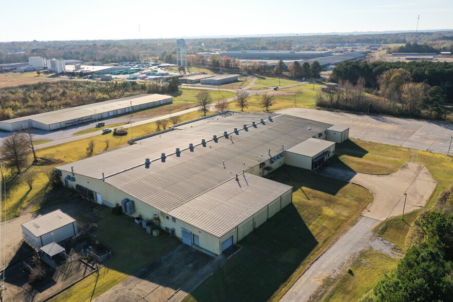 200 E Parker Dr, Booneville, MS for lease - Building Photo - Image 3 of 14