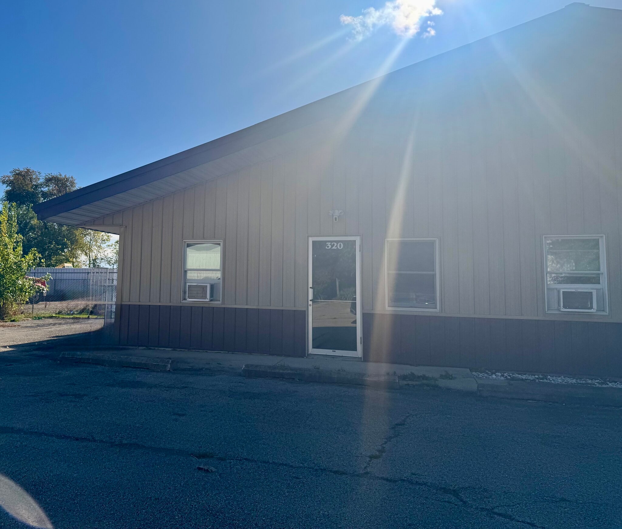 320 E Washington St, Oswego, IL for lease Primary Photo- Image 1 of 10