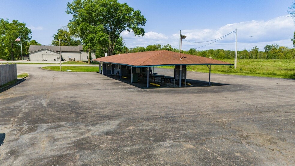 2200 N Ewing St, Seymour, IN for sale - Building Photo - Image 2 of 16