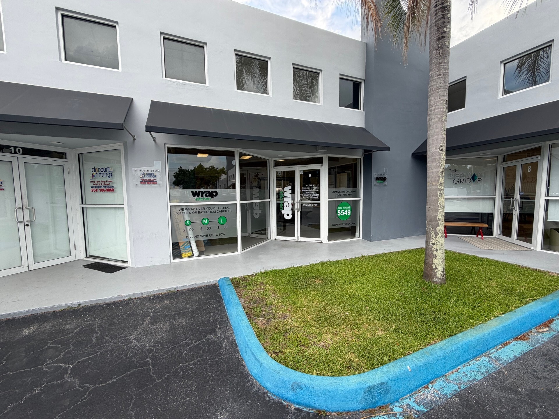 1249 Stirling Rd, Dania Beach, FL à louer Photo intérieure- Image 1 de 8