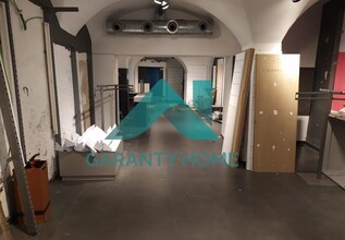 Retail in Cáceres, Cáceres for lease Interior Photo- Image 2 of 6