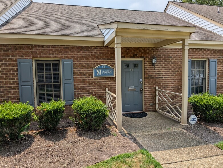 729 Thimble Shoals Blvd, Newport News, VA for sale - Building Photo - Image 3 of 14