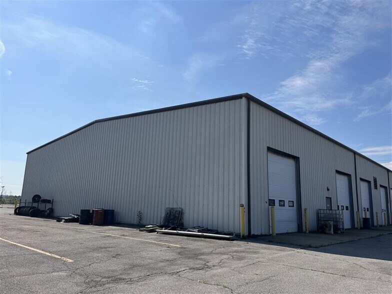 75 Ransier Dr, Buffalo, NY à vendre - Photo du bâtiment - Image 3 de 39