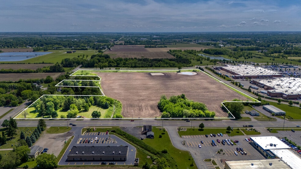 5800 Bay Rd, Saginaw, MI for sale - Building Photo - Image 2 of 25