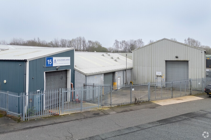 15 Barnfield Rd, Tipton for sale - Primary Photo - Image 1 of 14