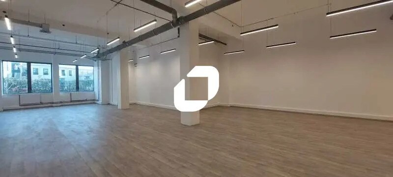 Flex in Saint-Denis for lease - Interior Photo - Image 3 of 26