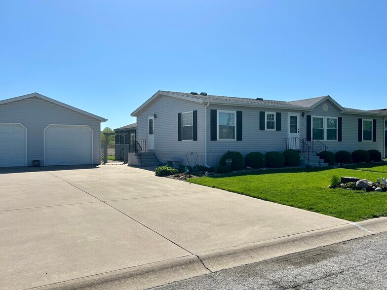 104 Enterprise Dr, Chenoa, IL à vendre - Photo du bâtiment - Image 3 de 26