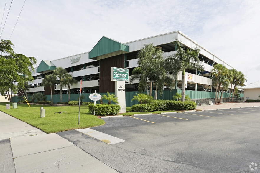 705 E Elkcam Cir, Marco Island, FL for lease - Primary Photo - Image 1 of 12