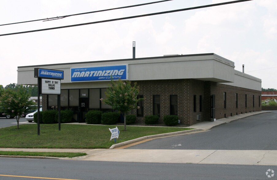 706 S Fayetteville St, Asheboro, NC for sale - Building Photo - Image 1 of 1