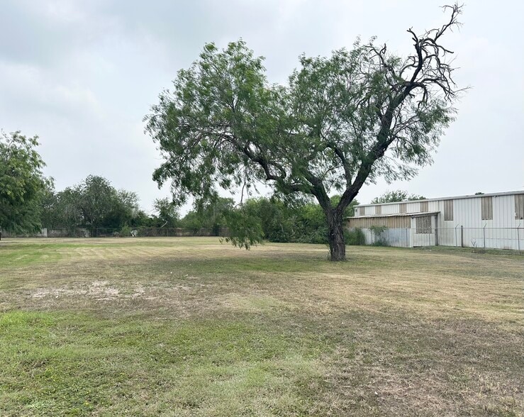 7700 Padre Island Hwy, Brownsville, TX for lease - Building Photo - Image 3 of 10