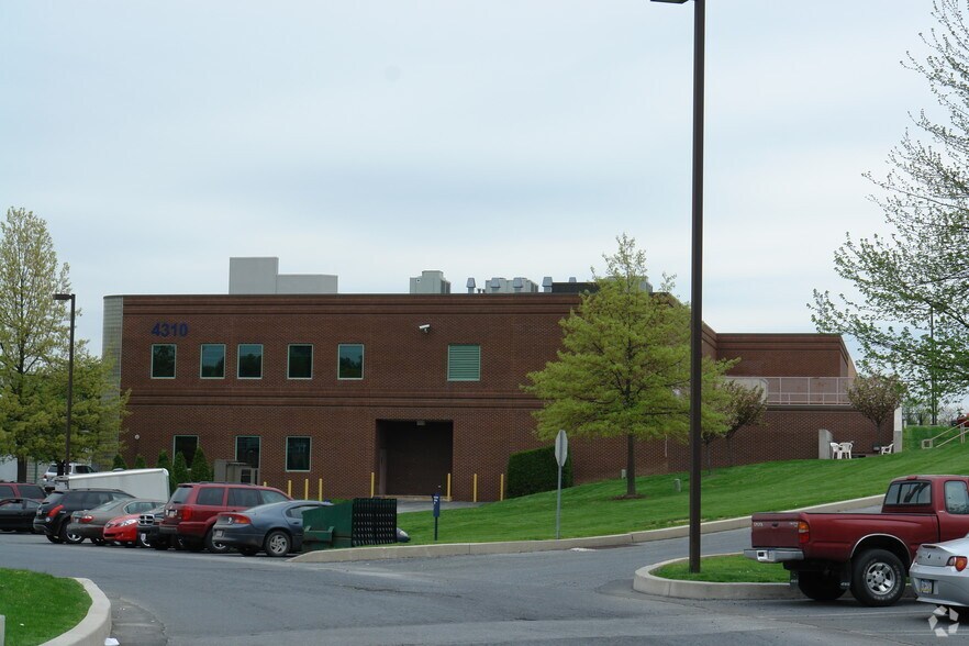 4310 Londonderry Rd, Harrisburg, PA à louer - Photo du bâtiment - Image 3 de 3