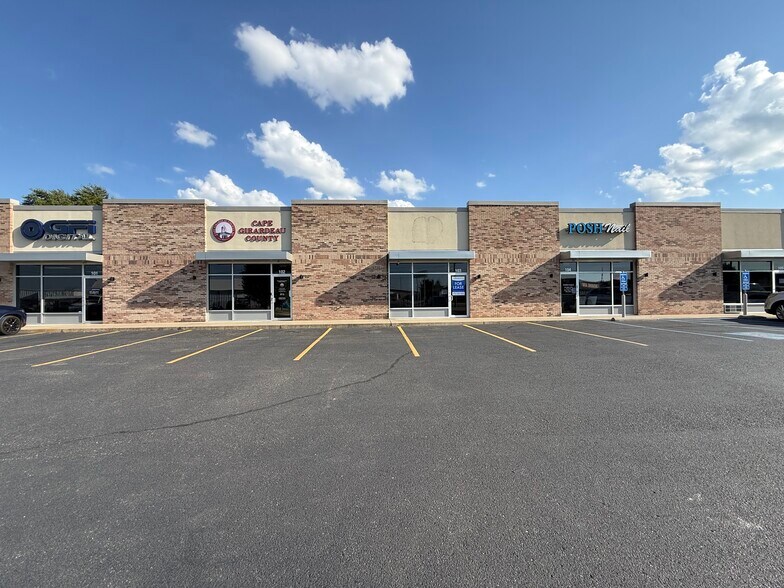 2311 Bloomfield Rd, Cape Girardeau, MO for lease - Building Photo - Image 1 of 2