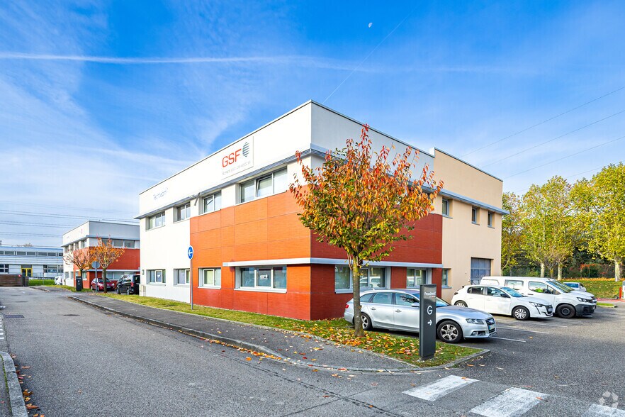 50 Rue Jean Zay, Saint-Priest for lease - Primary Photo - Image 1 of 82