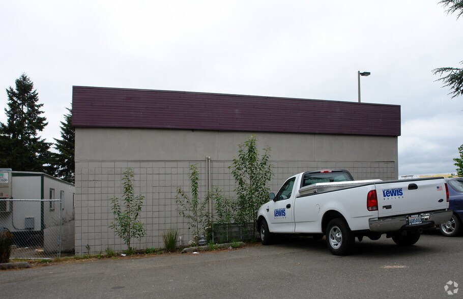 10713 Main St, Bellevue, WA à vendre - Photo du bâtiment - Image 1 de 6