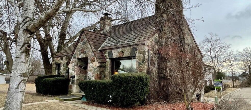 803 E Milwaukee St, Whitewater, WI for sale - Building Photo - Image 1 of 6