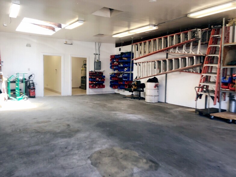 5230 E 12th St, Oakland, CA à vendre - Photo du bâtiment - Image 2 de 16