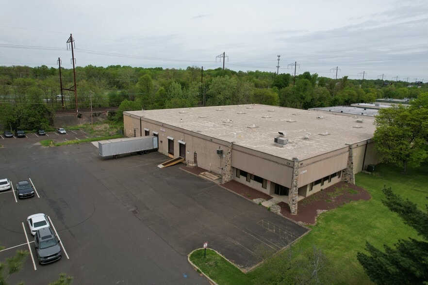 3366 Marshall Ln, Bensalem, PA for lease - Building Photo - Image 2 of 15