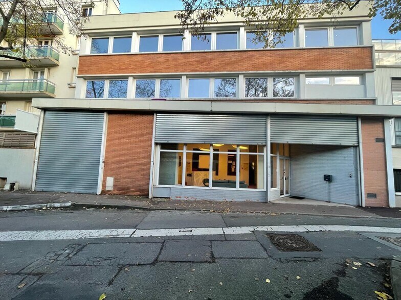 Flex dans Saint-Cloud à louer - Photo du bâtiment - Image 2 de 18