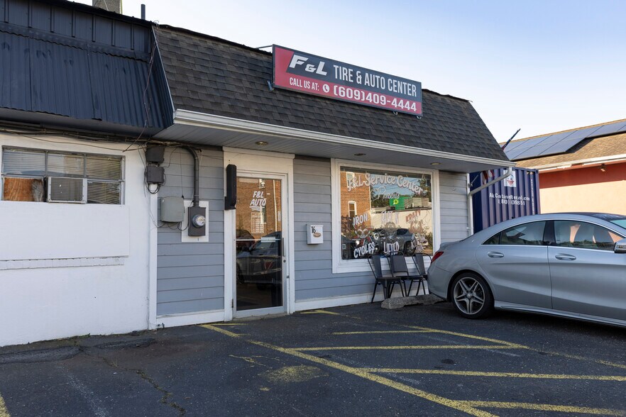 225 Forsgate, Jamesburg, NJ à vendre - Photo du bâtiment - Image 3 de 27