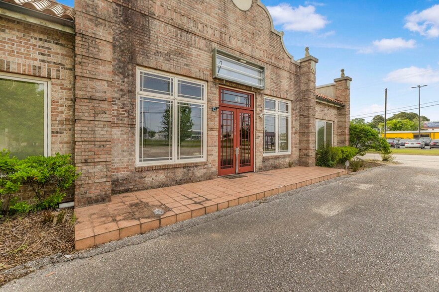 1250 W I-65 Service Rd S, Mobile, AL for sale - Building Photo - Image 3 of 18