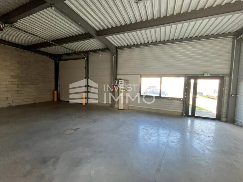 Flex in Aulnay-sous-Bois for lease - Interior Photo - Image 2 of 5