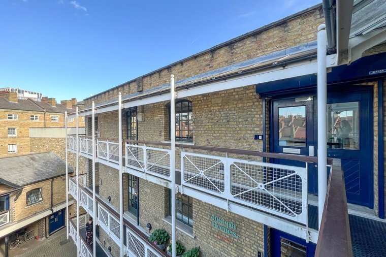 10 Theed St, Londres à louer - Photo du bâtiment - Image 2 de 3