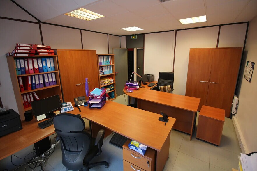 Bureau dans Saint-Maur-des-Fossés à louer - Photo du bâtiment - Image 3 de 7