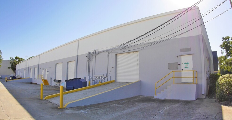 5402 Pioneer Park Blvd, Tampa, FL for lease - Building Photo - Image 2 of 8