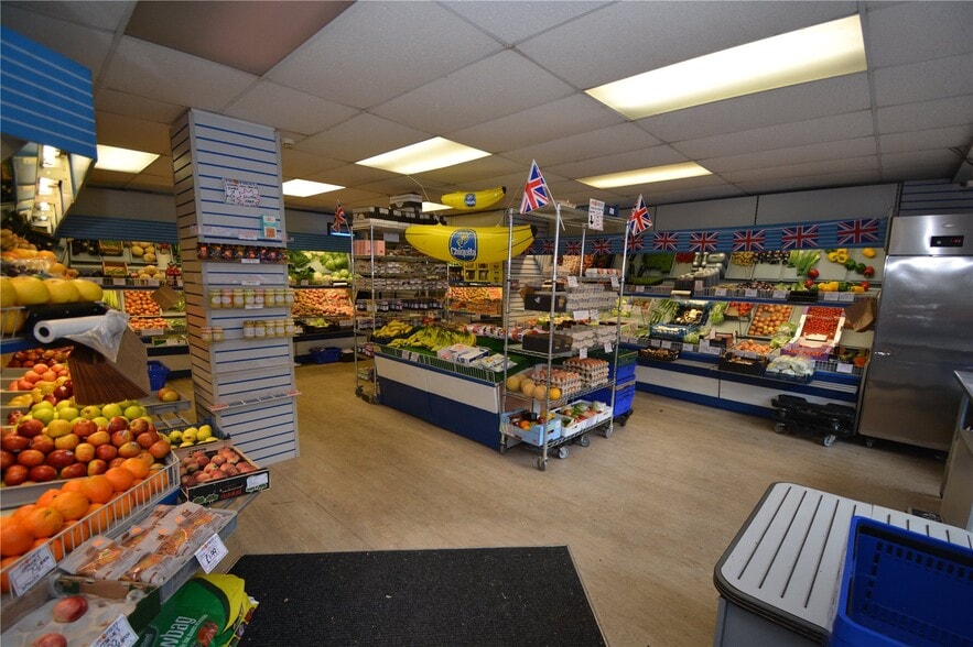 9 Prospect St, Bridlington for lease - Interior Photo - Image 2 of 4