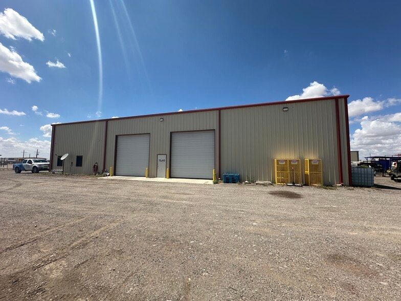 2318 E County Road 123, Midland, TX for lease - Building Photo - Image 2 of 8