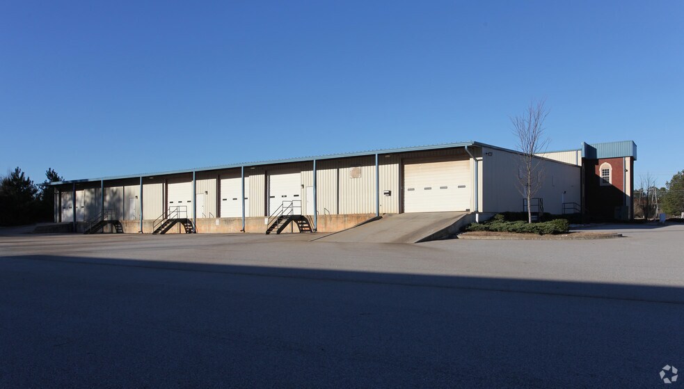 7544 Southlake Pky, Jonesboro, GA à louer - Photo du bâtiment - Image 3 de 4