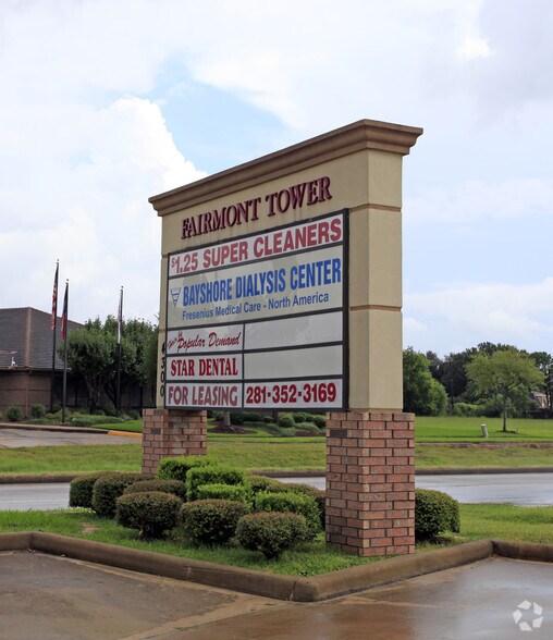 4300-4302 Fairmont Pky, Pasadena, TX à louer - Photo du bâtiment - Image 2 de 78