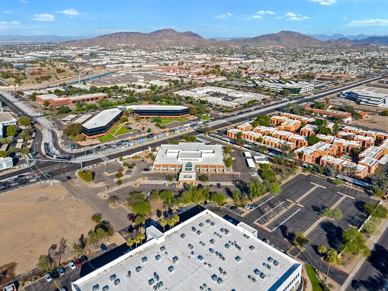 2423 W Dunlap Ave, Phoenix, AZ à vendre - Photo du bâtiment - Image 2 de 17