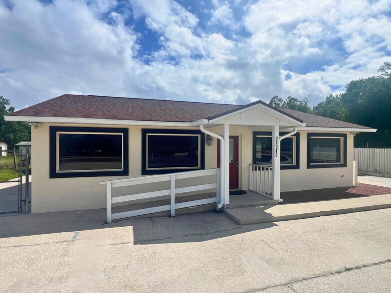 34010 Sr-54, Zephyrhills, FL à louer - Photo du bâtiment - Image 2 de 8