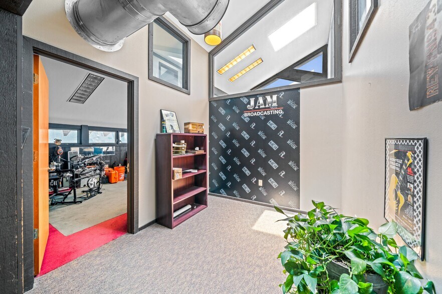 2125 Sidney Baker St, Kerrville, TX à vendre - Photo intérieure - Image 2 de 28