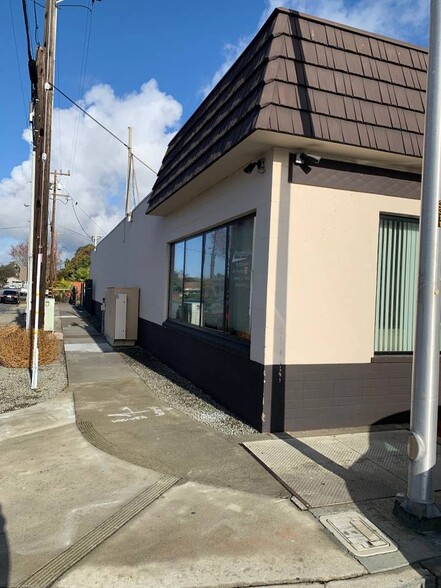 7679-7691 Thornton Ave, Newark, CA for lease - Building Photo - Image 2 of 5