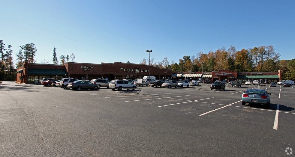 630 East St, Pittsboro, NC for lease - Building Photo - Image 3 of 7